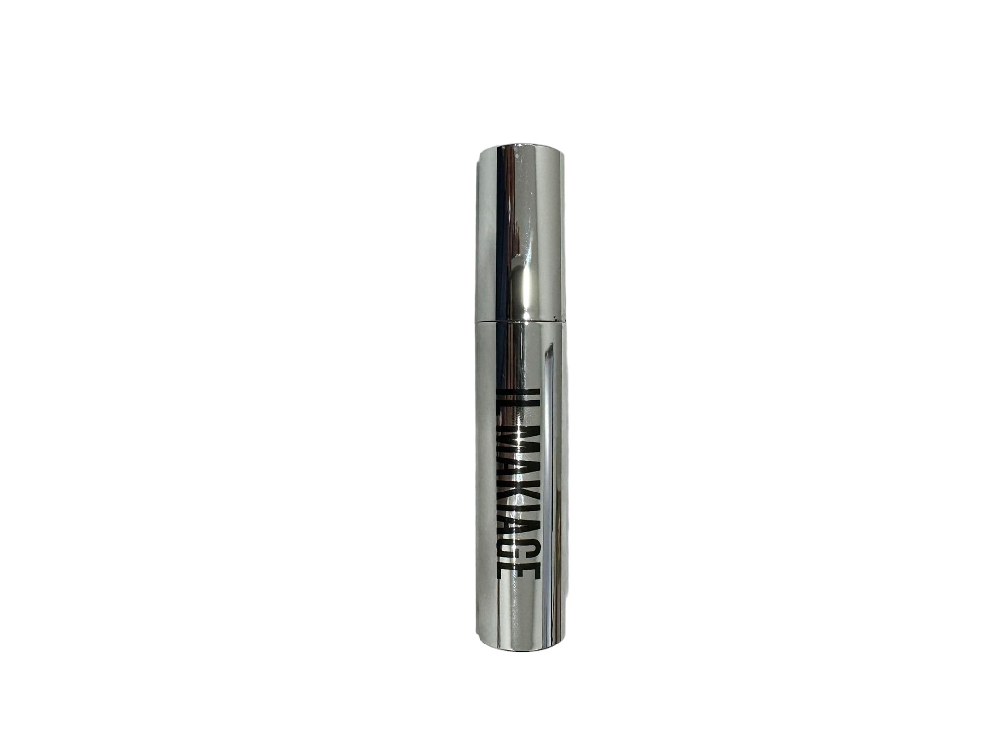 Il Makiage concealer under-eye application reduces dark circles for a refreshed look.