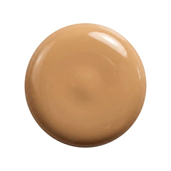 Il Makiage foundation application shot showing blendable formula for natural coverage.