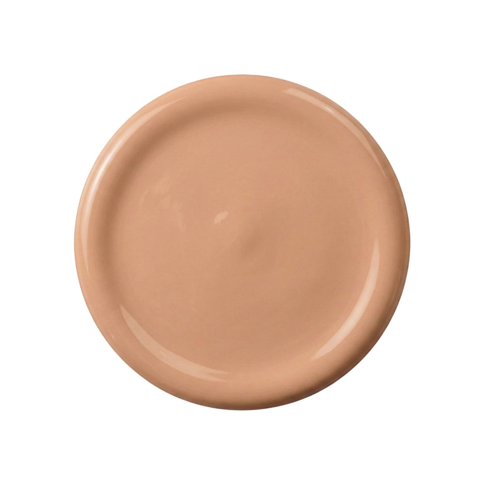 Il Makiage Woke Up Like This foundation texture close-up for lightweight coverage and breathable wear.