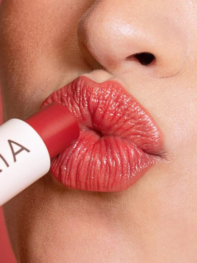 ILIA Balmy Tint Hydrating Lip Balm soft shine on lips with light color