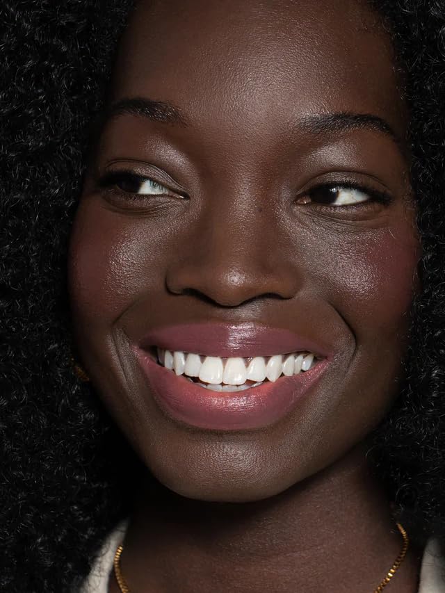 ILIA Balmy Tint vegan, cruelty-free, fragrance-free formula detail.