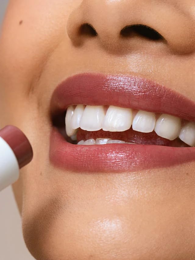 ILIA Balmy Tint Runaway close-up lip glow shows nude glow.