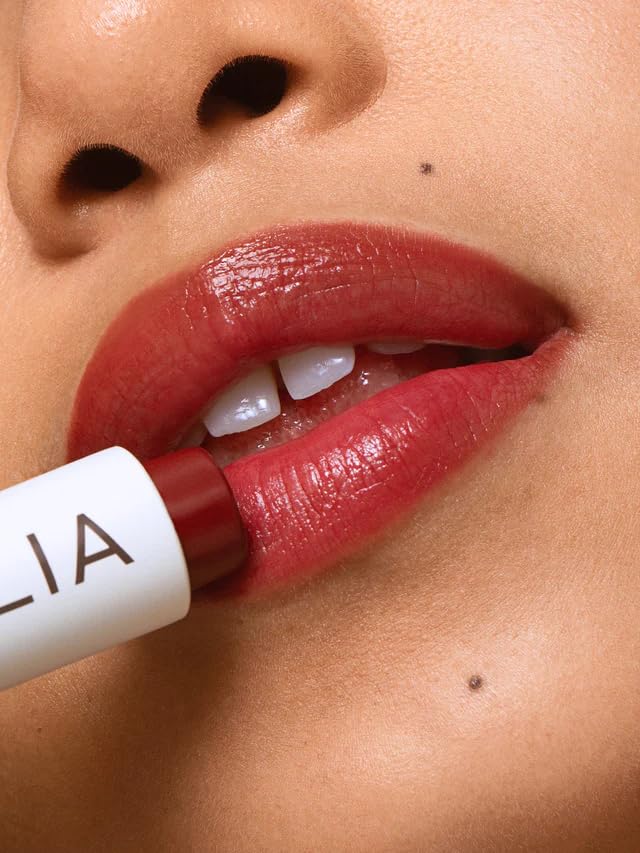 ILIA Balmy Tint Wanderlust tube enables precise, on-the-go application.
