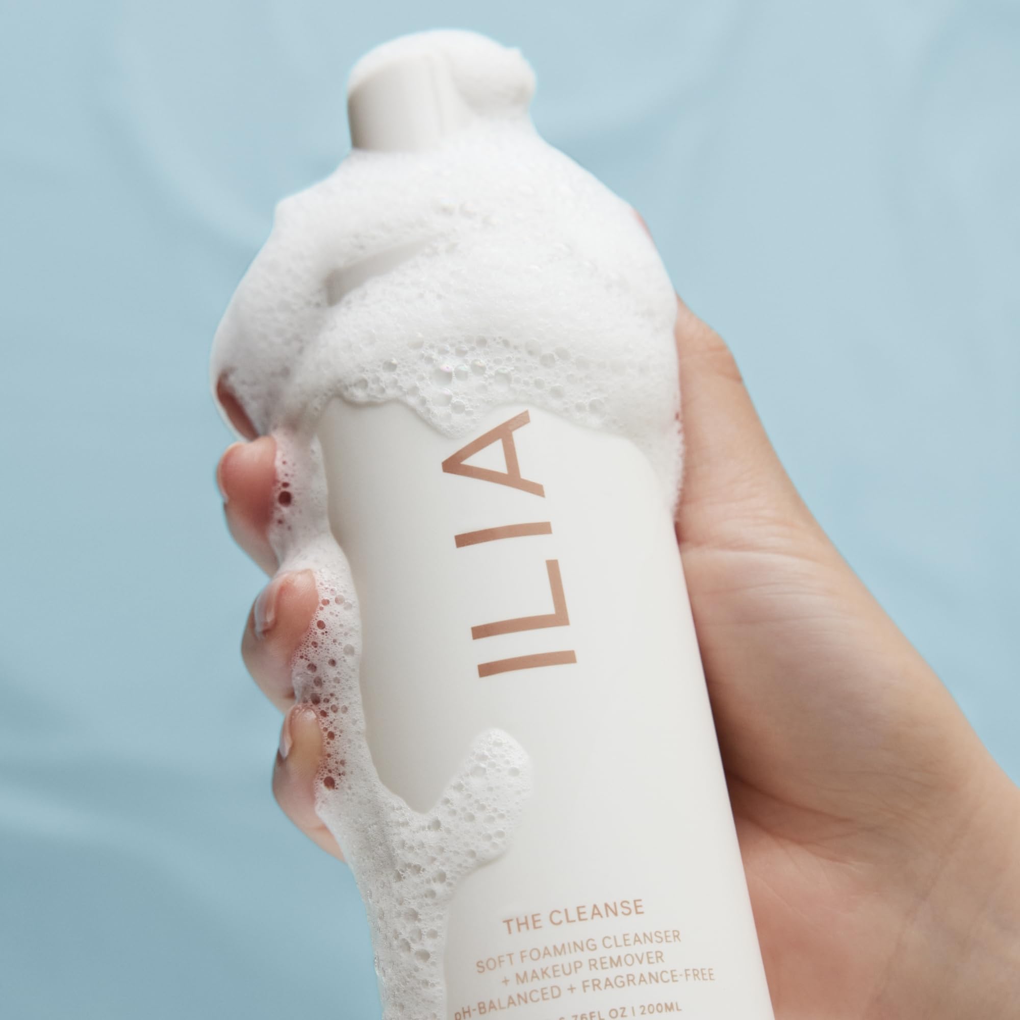 ILIA The Cleanse fragrance-free formula with sustainable-packaging icon indicates mindful cleaning.
