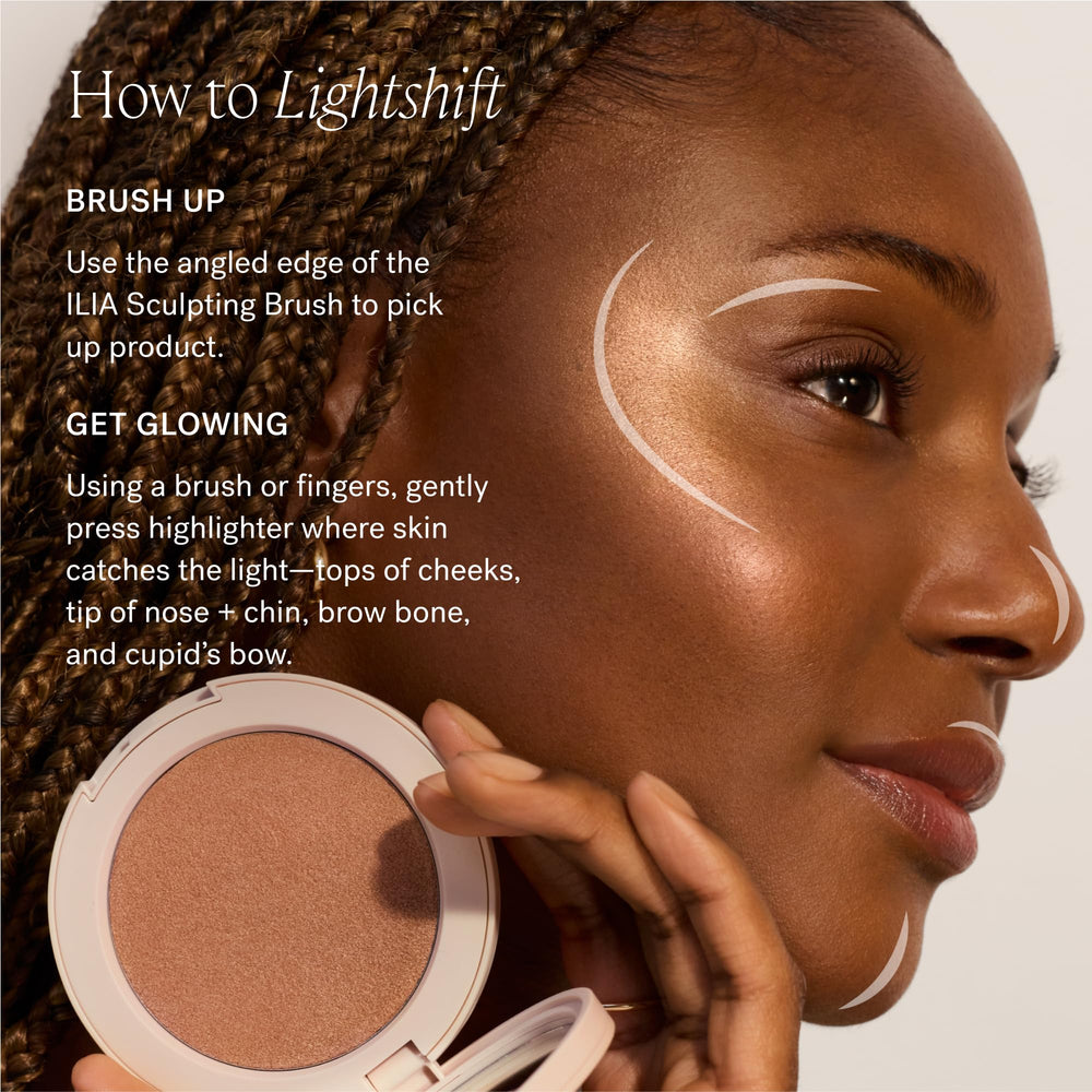 ILIA Lightshift Cream Highlighter cream-to-powder finish delivers lasting radiance.