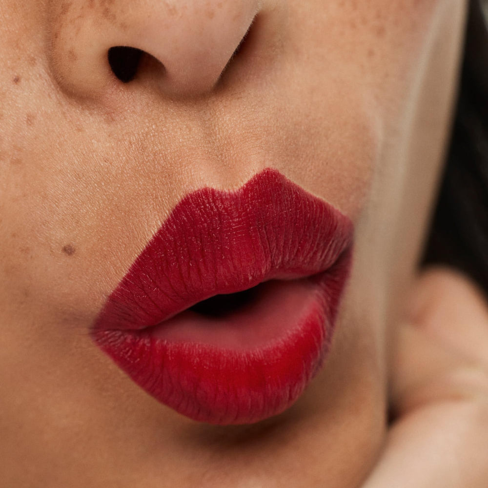 ILIA Lip Sketch Sea Succulent hydration feature supports lasting moisture.