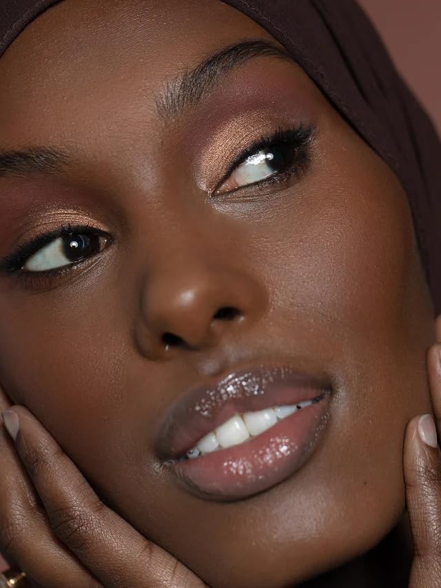 ILIA The Necessary Eyeshadow Palette Unite copper pearl swatch for subtle glow