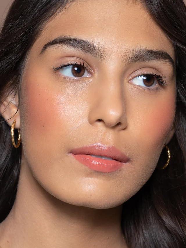 ILIA Creamy texture melts on contact for seamless color