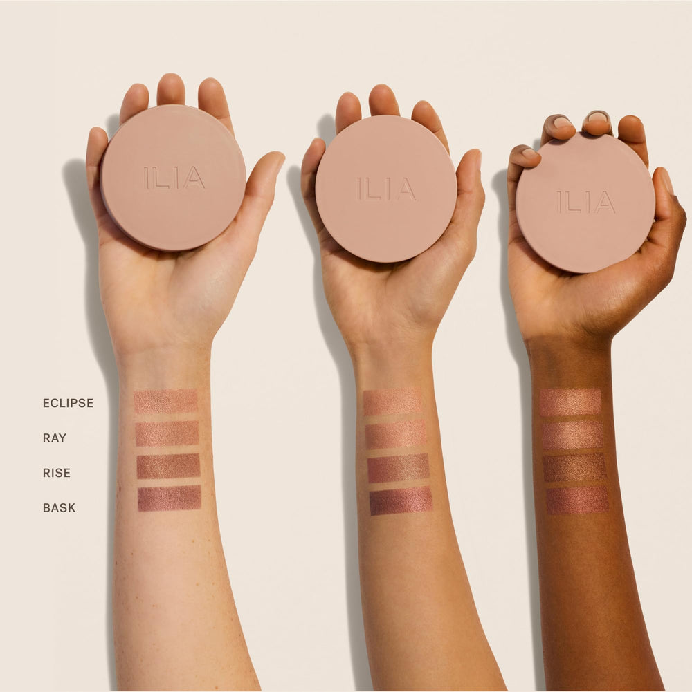 ILIA Sunshift Bronzer Ray cream-to-powder texture delivers weightless coverage.
