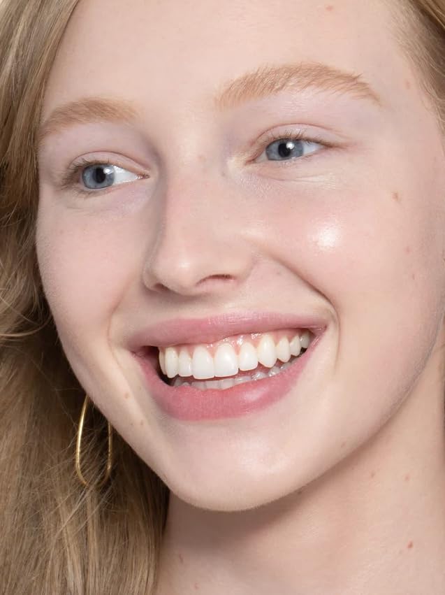 ILIA tint pump in action for a mess-free, quick application