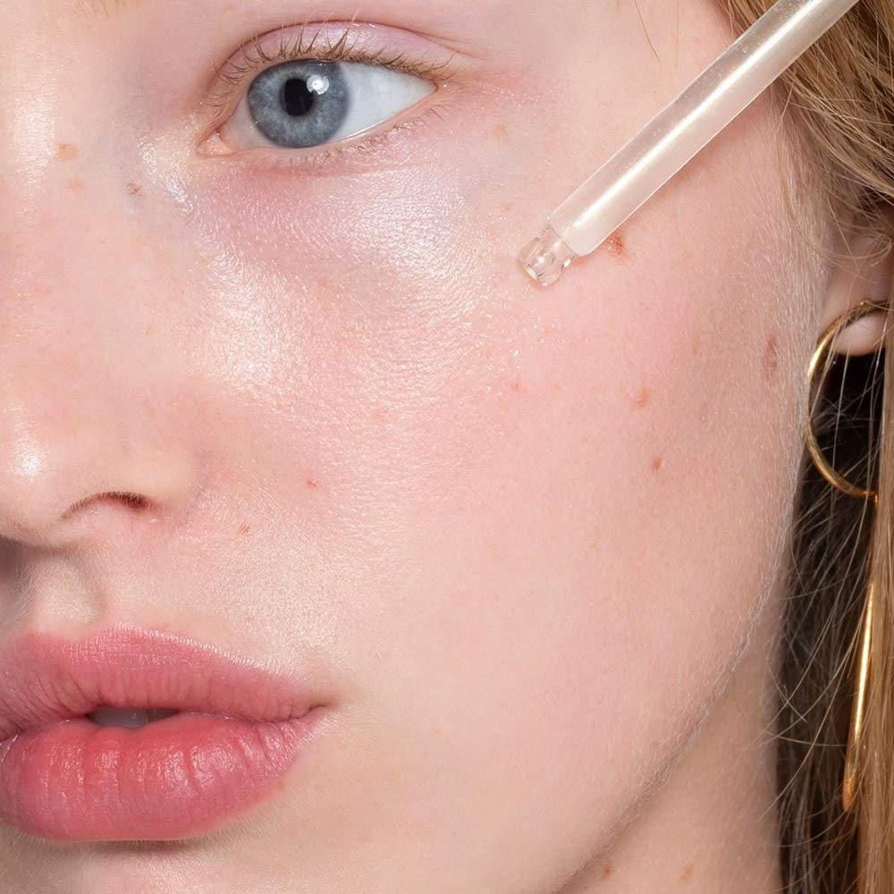ILIA True Skin Radiant Priming Serum texture close-up showing a silky finish as it dries.