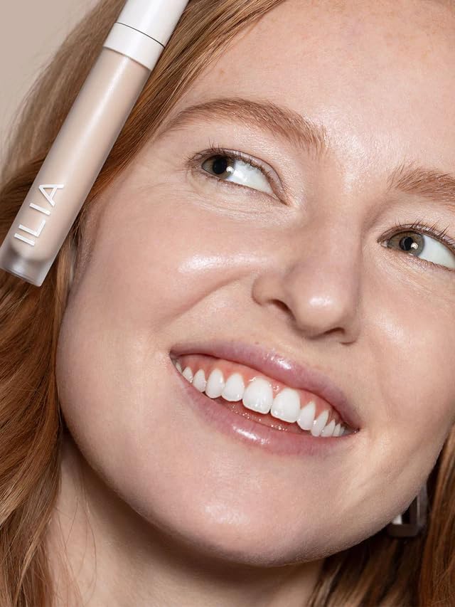 ILIA True Skin Serum Concealer dispenser application demonstrating smooth texture