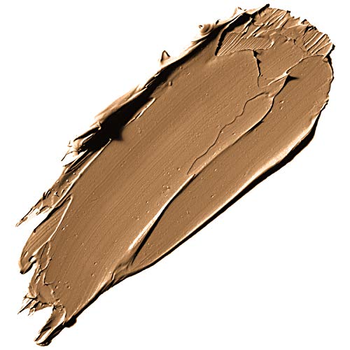 ILLUMINARÉ Florentine Fair back-of-hand swatch demonstrates oil-free texture.