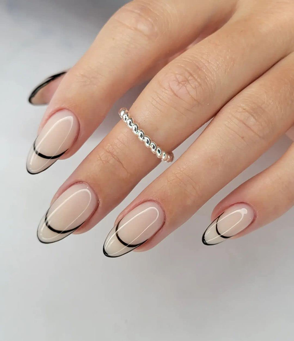 IN.HYPE builder gel beige-7 swatch highlights self-leveling and beginner-friendly use.