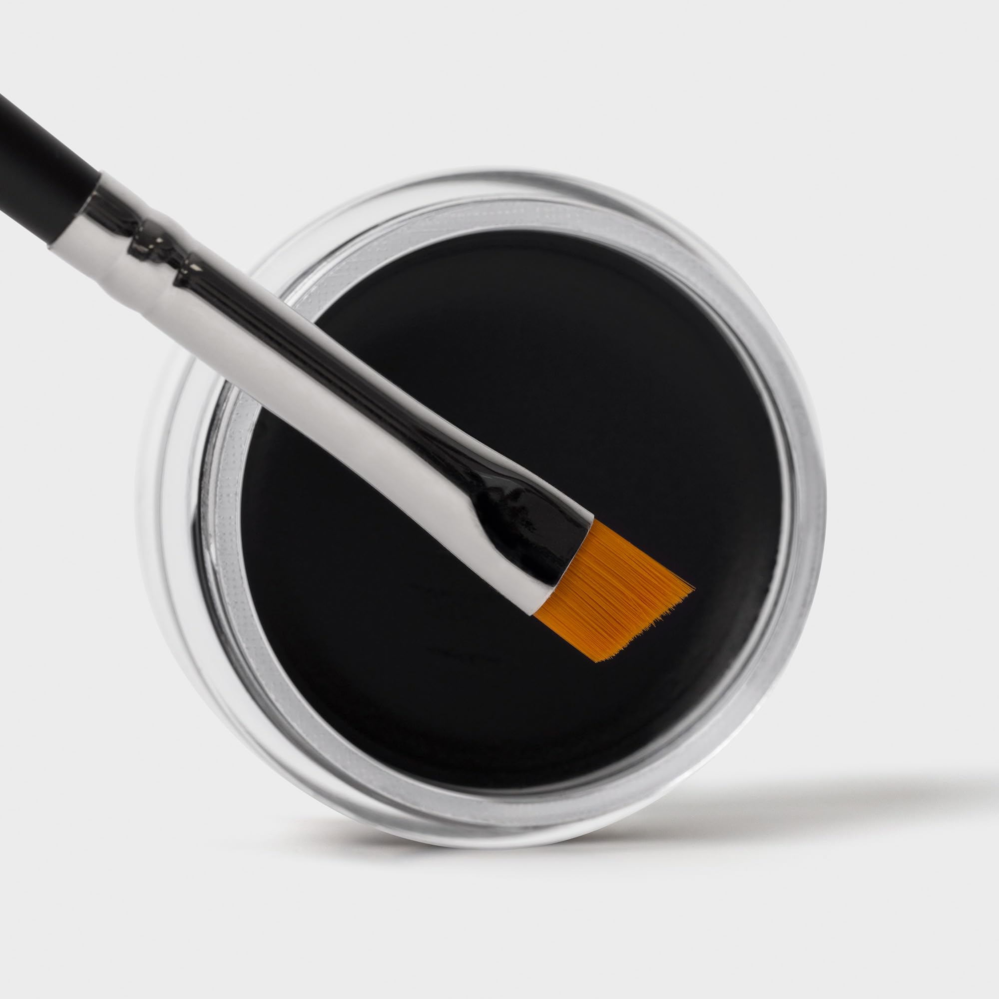 Inglot AMC Eyeliner Gel matte finish swatch emphasizes bold definition