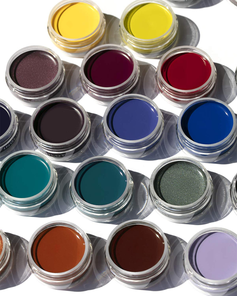 Inglot AMC Eyeliner Gel matte-finish highlights high pigment with long-lasting performance.