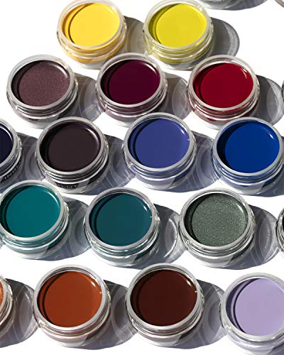 Inglot AMC Eyeliner Gel open jar reveals smooth gel texture.