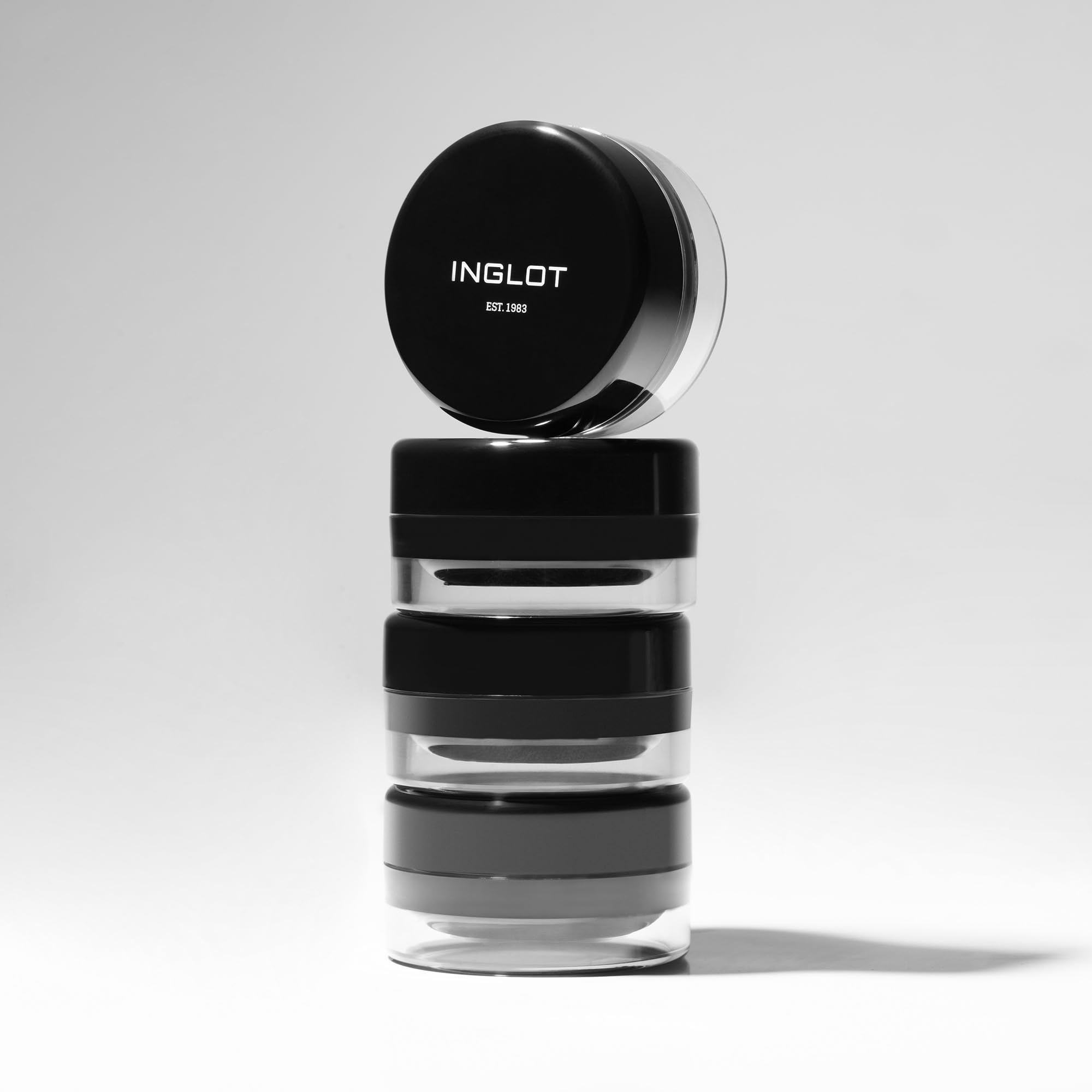 Inglot AMC Eyeliner Gel waterproof test demonstrates durable wear