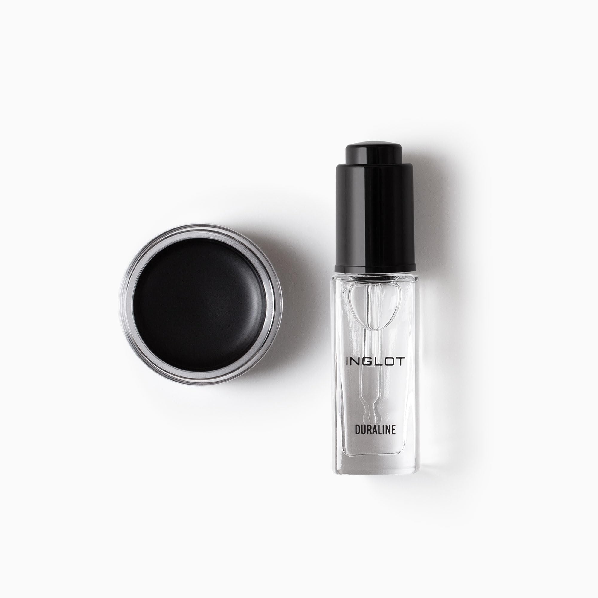 Inglot eye-set brush close-up demonstrates precise gel application