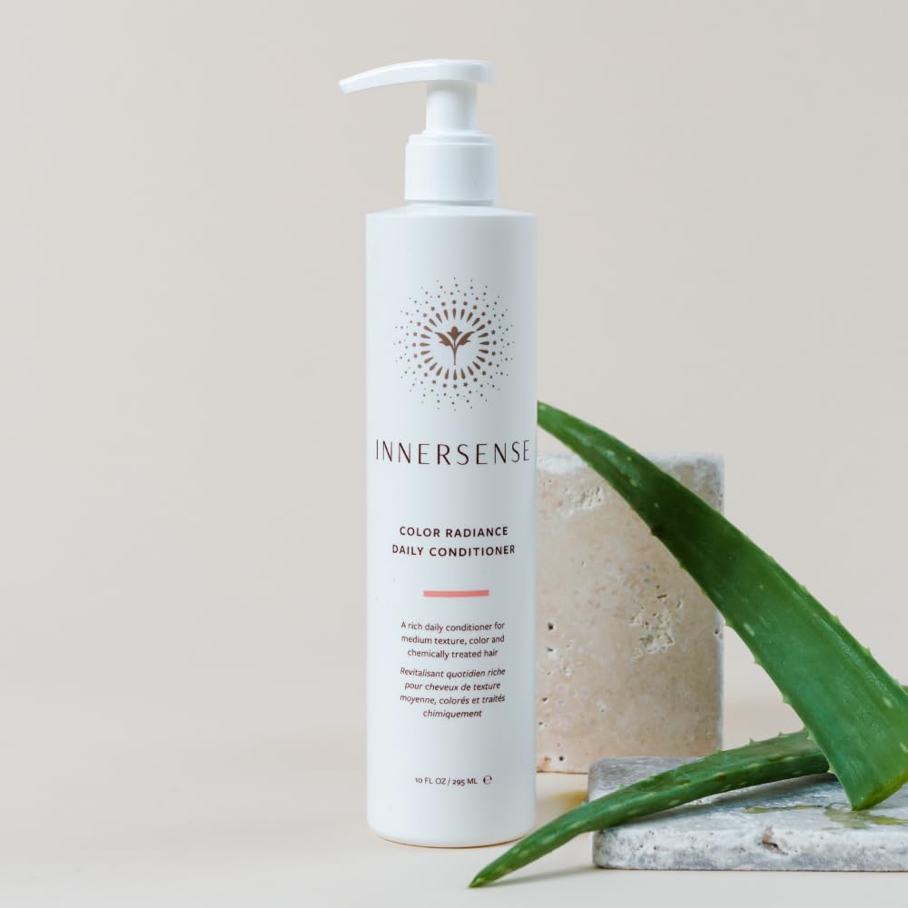 INNERSENSE hair closeup reveals smooth, frizz-controlled shine after use.