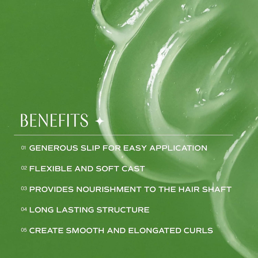 INNERSENSE I Create Curl Memory Gel application close-up highlights creamy texture for slip