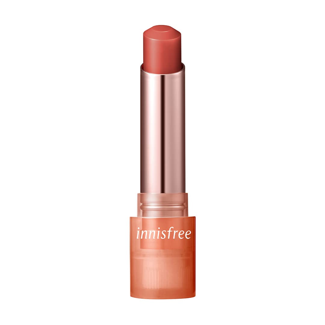 Innisfree Dewy Tint Lip Balm Love Beige application for a hydrated, dewy finish
