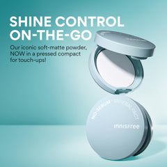 Innisfree No Sebum Mineral Pact compact applying a translucent finish