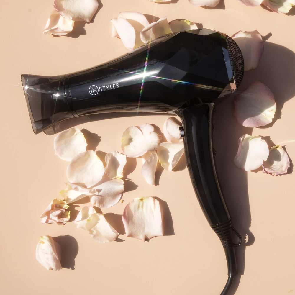 InStyler Turbo MAX dryer ergonomic handle during use for lighter sessions.