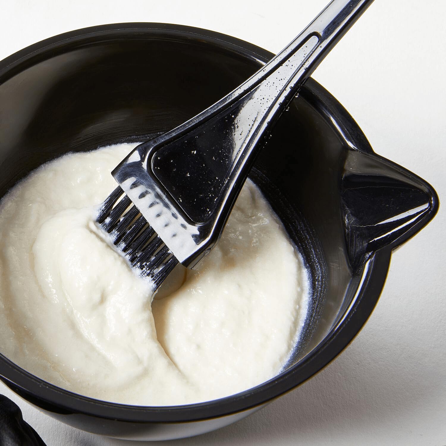 Ion Bright White Creme Lightener demonstrates professional mixing ratios for on- and off-scalp applications
