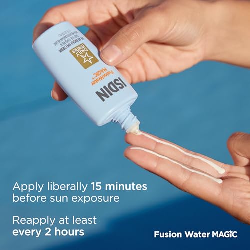 ISDIN Fusion Water MAGIC Mediterranean algae extract adds nourishing botanical support.