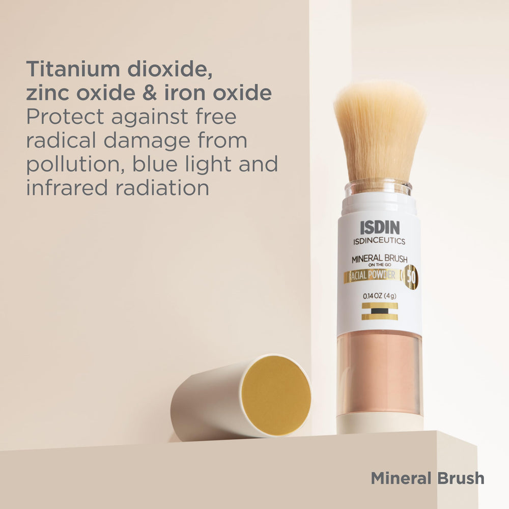 ISDIN Mineral Brush Powder packaging back highlights usage tips and benefits.