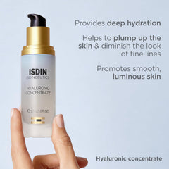 ISDIN Isdinceutics Hyaluronic Concentrate applying on skin demonstrates smoothing and glow potential