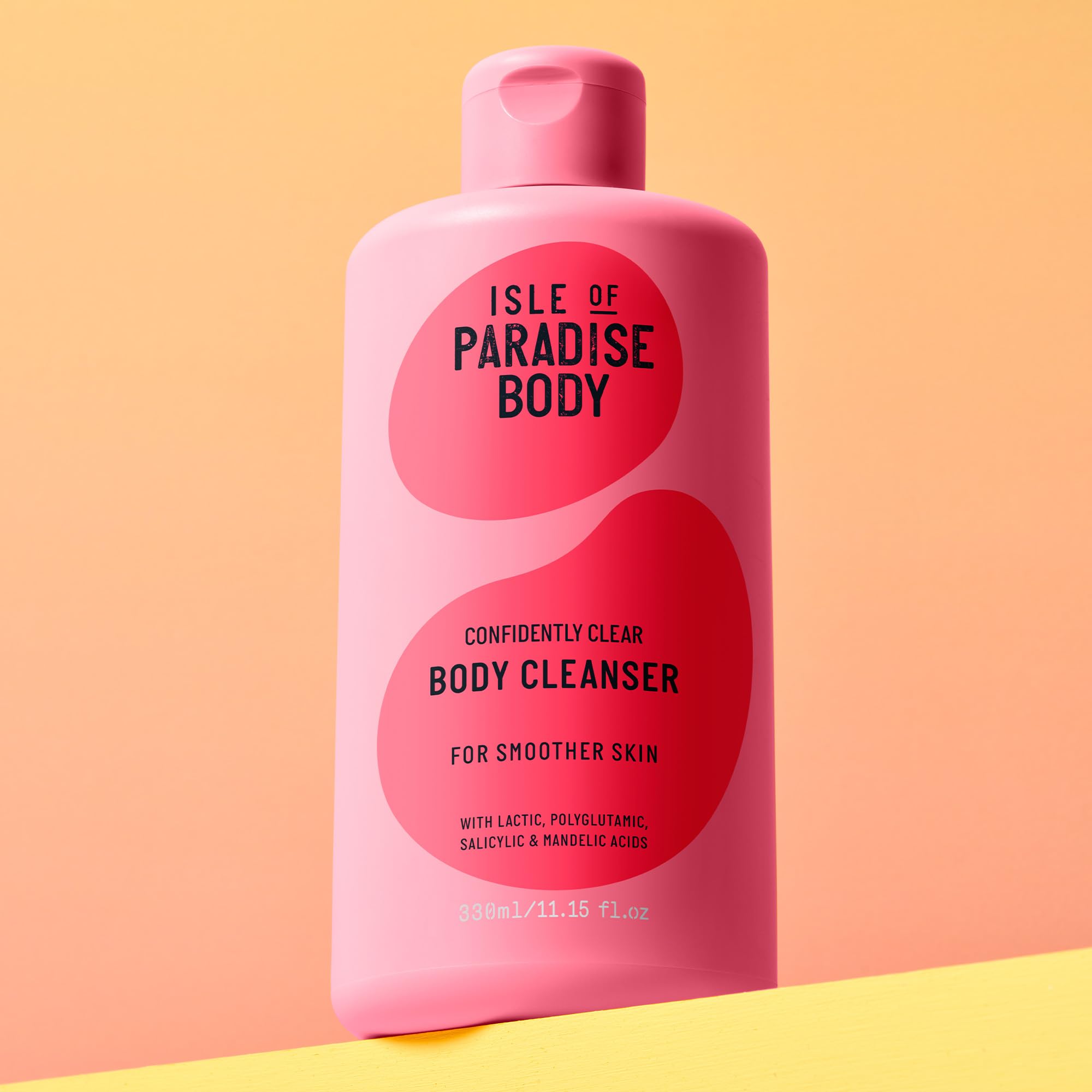 Isle of Paradise Confidently Clear texture closeup shows gentle exfoliation for smoother skin.