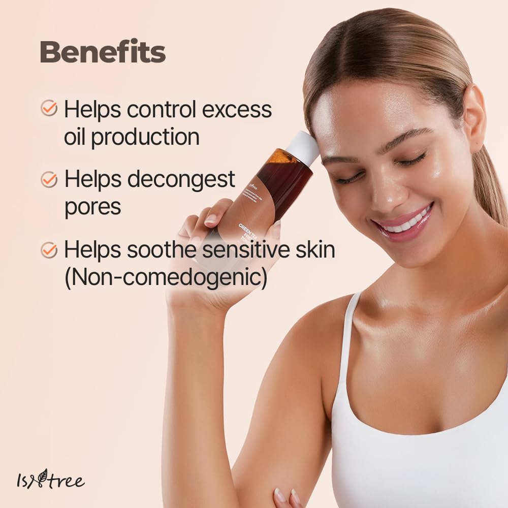 ISNTREE green tea fresh toner ingredients close-up with green tea extract.