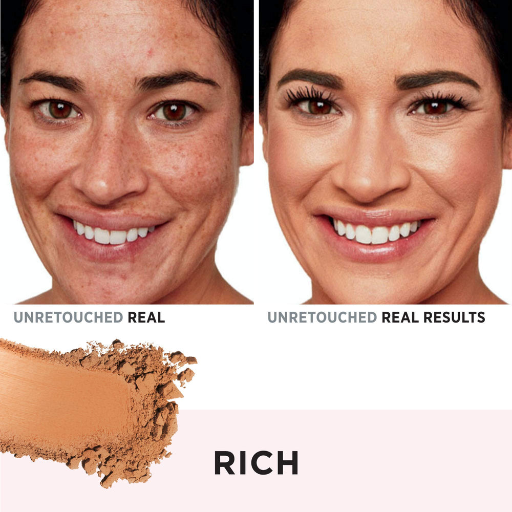 IT Cosmetics CC+ Airbrush Perfecting Powder Foundation close-up demonstrates even tone and soft radiance