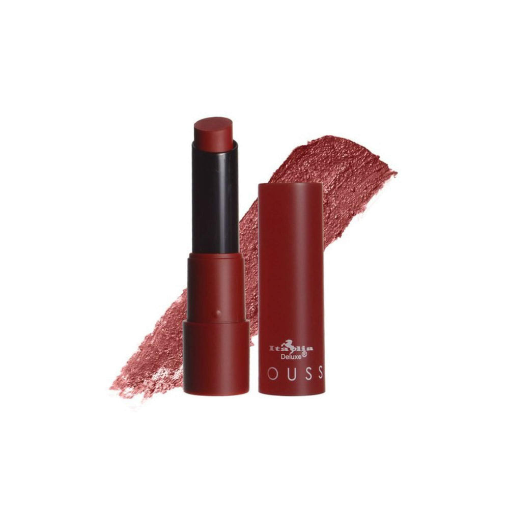 Italia Deluxe applying lipstick demonstrates smooth application and velvety finish.