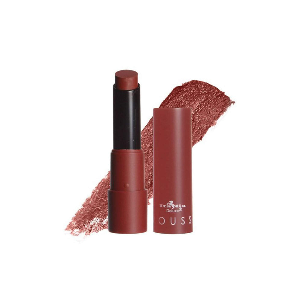 Italia Deluxe mousse-matte closeup highlights ultra soft, creamy glide.