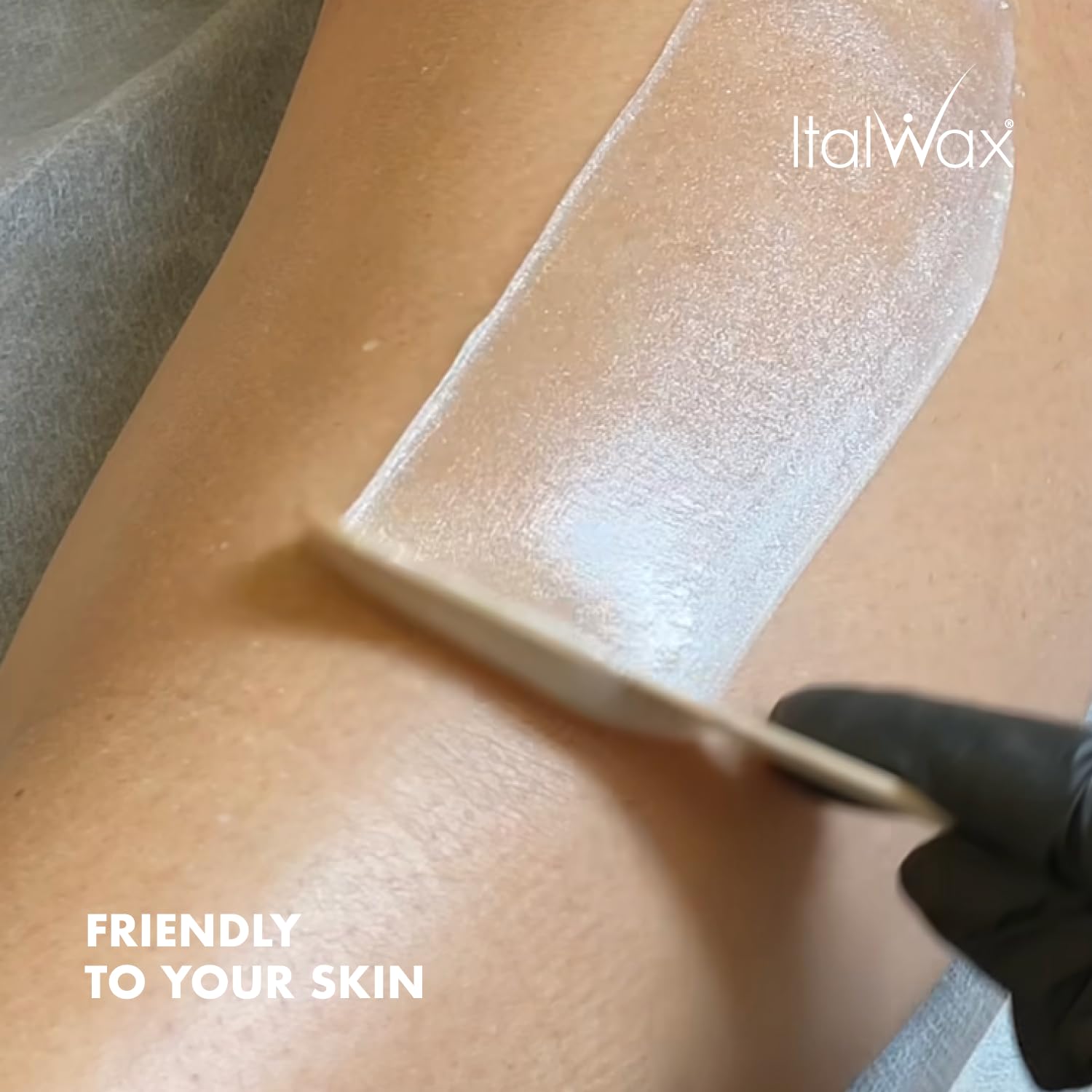Italwax Crystal Wax spreads easily with multidirectional application for thin layers.