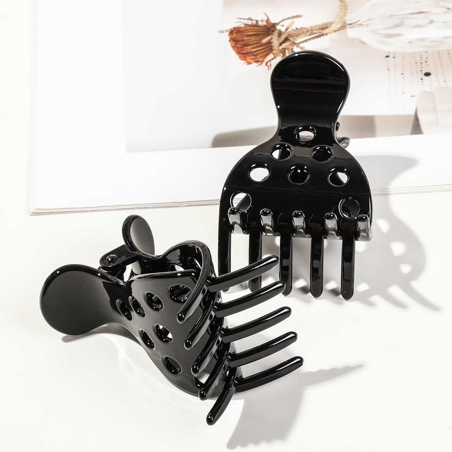 Ivyu frizz-control clip reduces flyaways for smoother roots