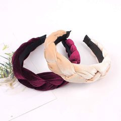Ivyu headbands twist design elevates outfits with a modern, stylish silhouette.