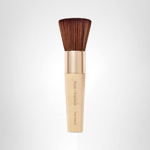 jane iredale Handi Brush close-up bristles enable controlled blending around eyes.