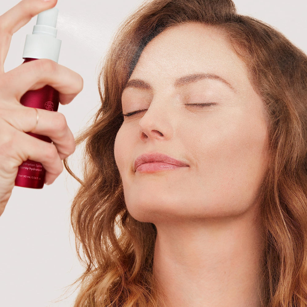 Jane Iredale Pommisst natural and organic certification badge highlights clean formulation.