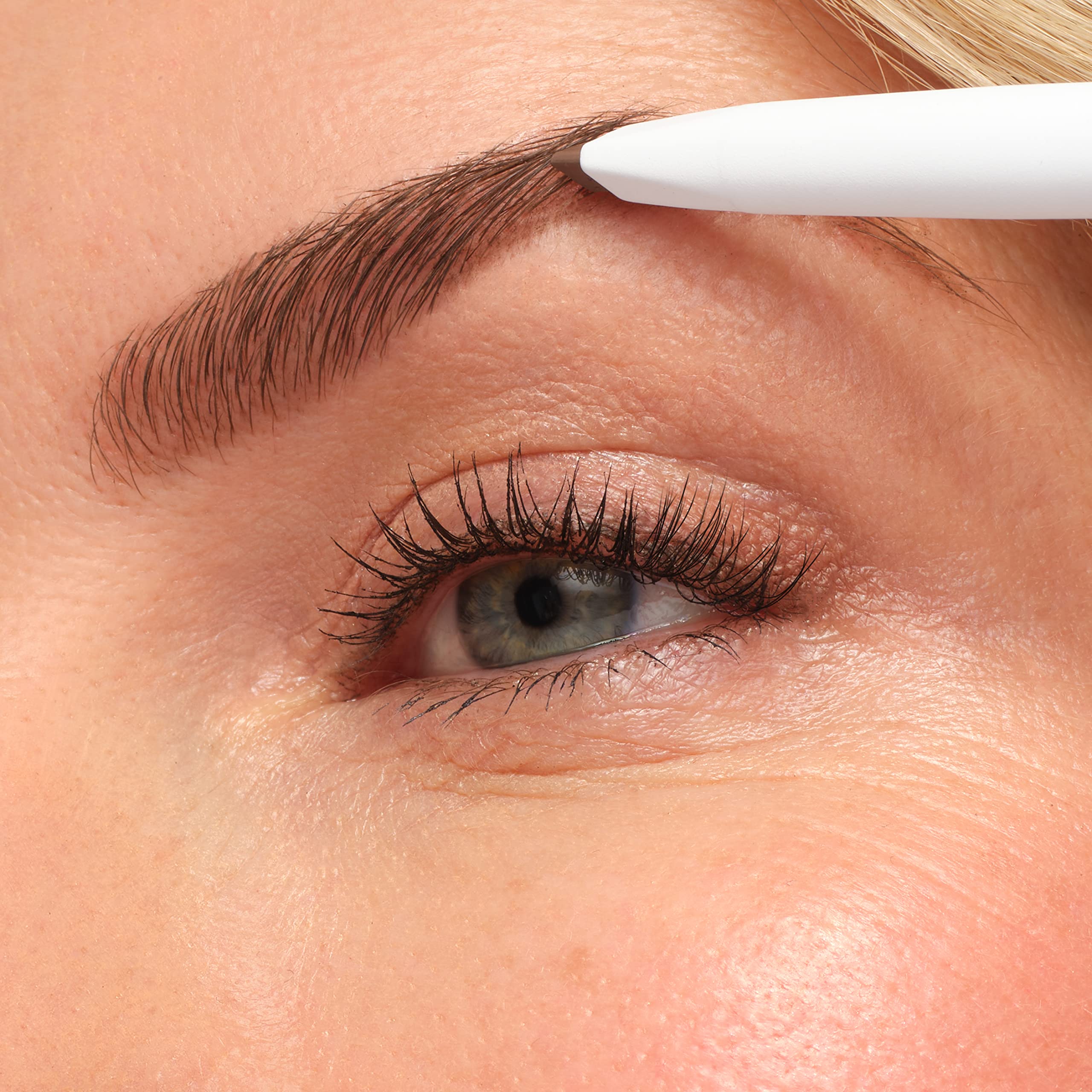 Jane Iredale PureBrow water-resistant finish helps brows stay defined throughout the day.