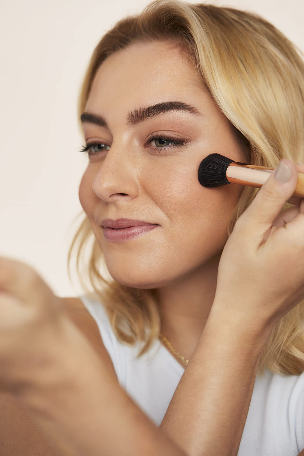 Jane Iredale PurePressed Blush application brush applying buildable color
