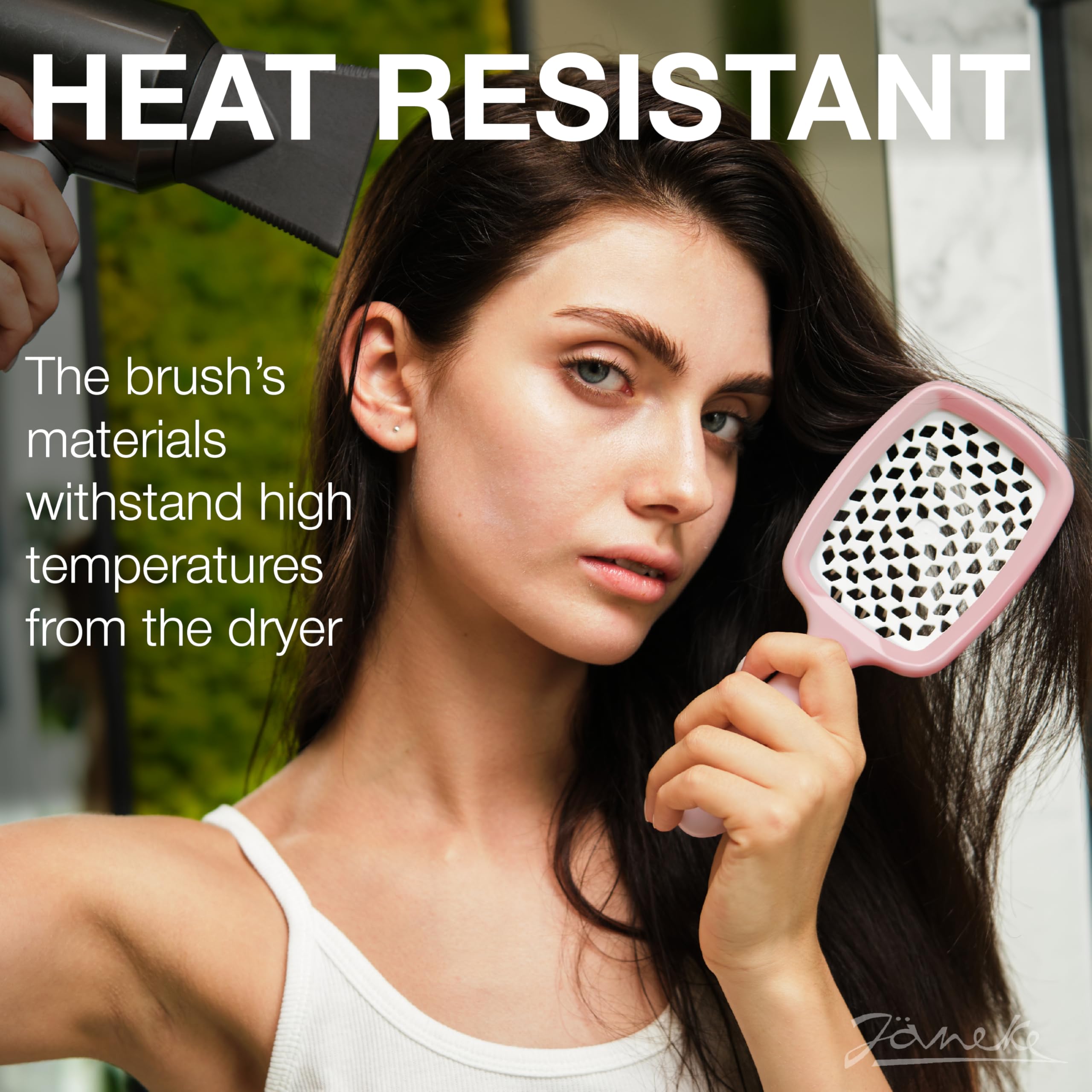 Janeke Superbrush heat resistant design stays stable during high heat styling.
