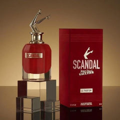 Jean Paul Gaultier Scandal Le Parfum EDP Intense spray application for effortless fragrance layering.
