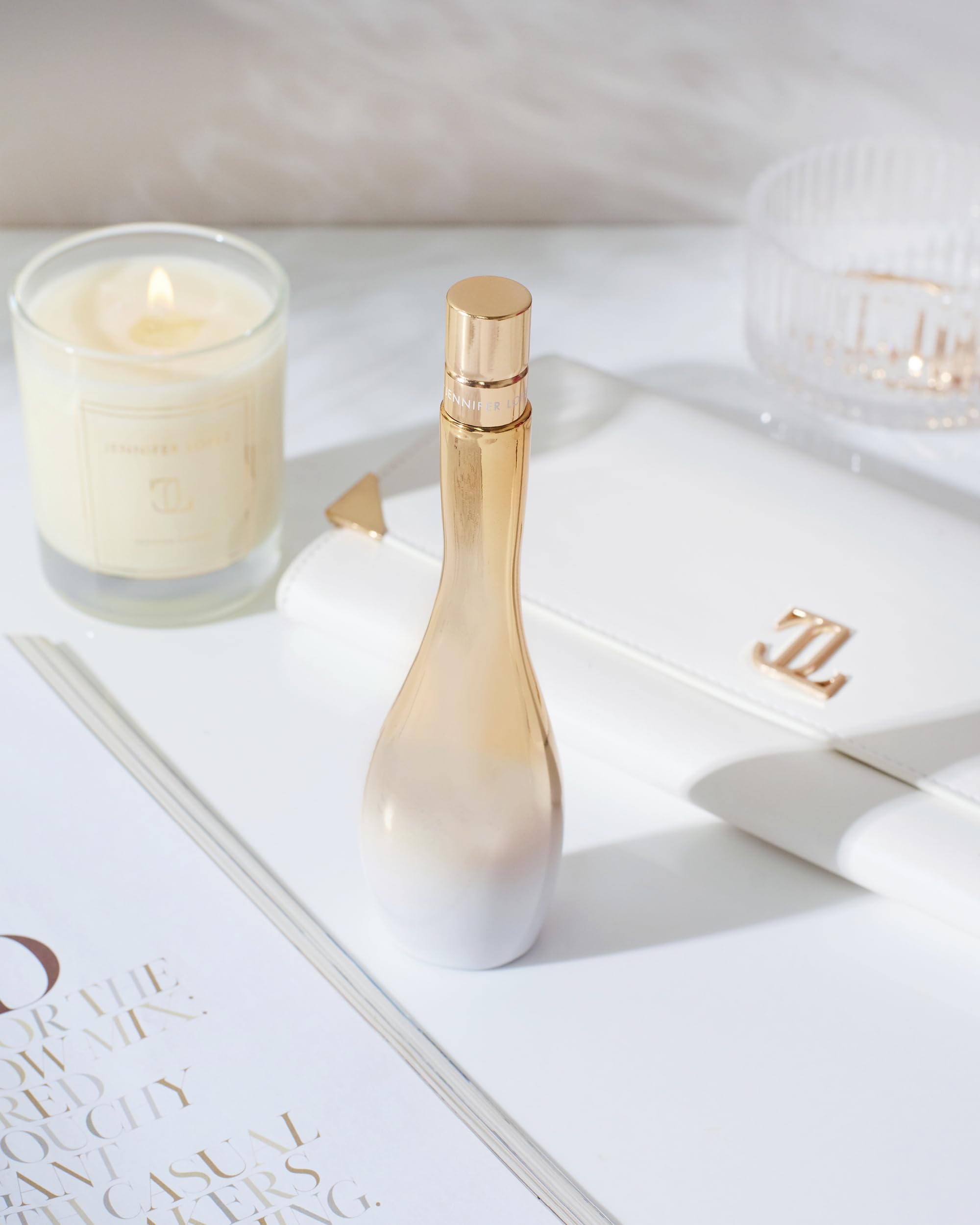 Jennifer Lopez Enduring Glow bottle cap suggests premium packaging and secure spray.