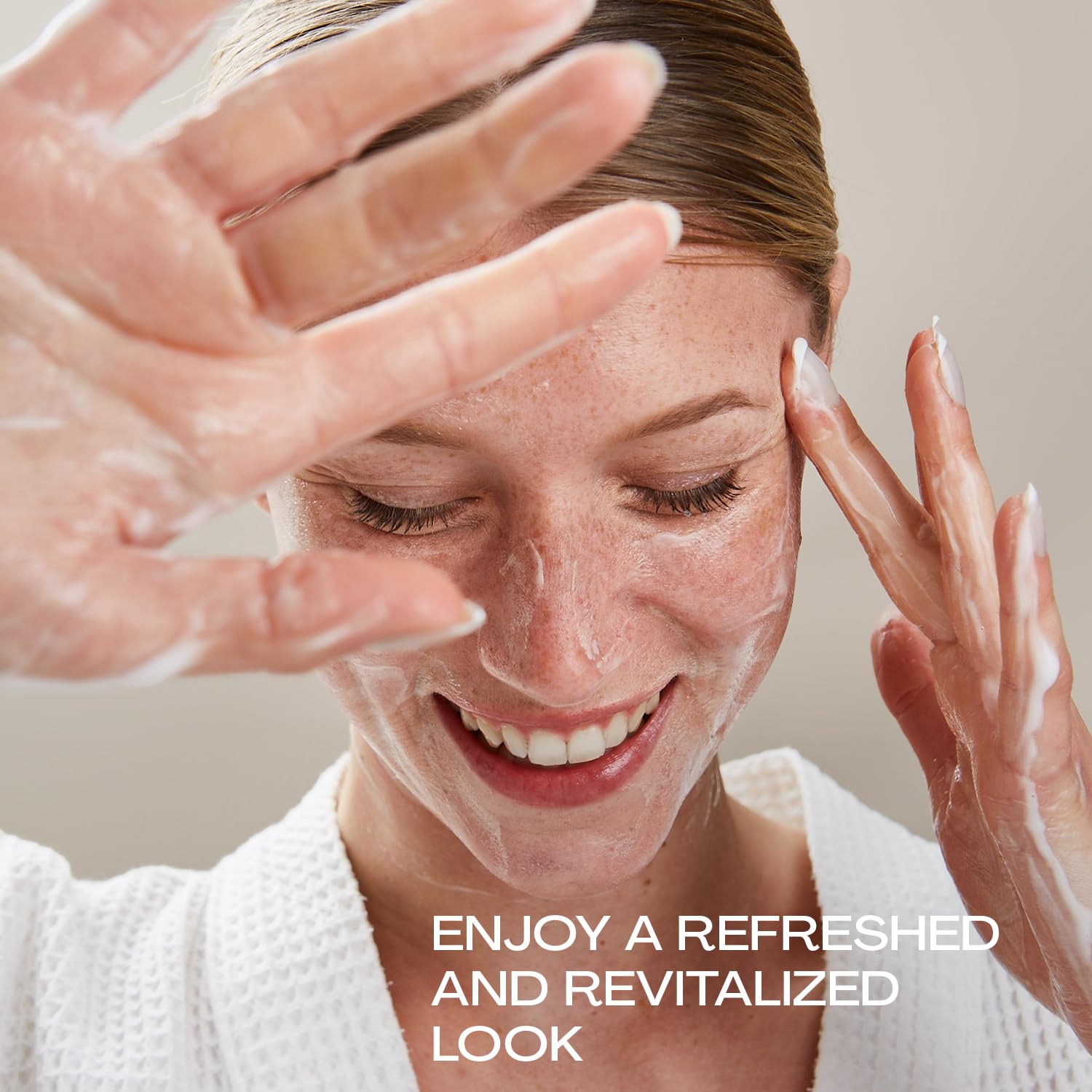 JESS BEAUTY Face Reset Cleanser night routine moment promotes a calm, thorough cleanse.