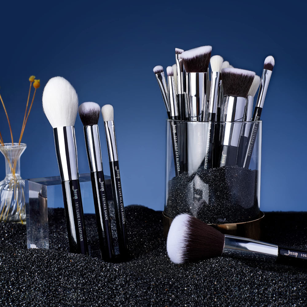 Jessup contour angled brush for cream and powder sculpting.