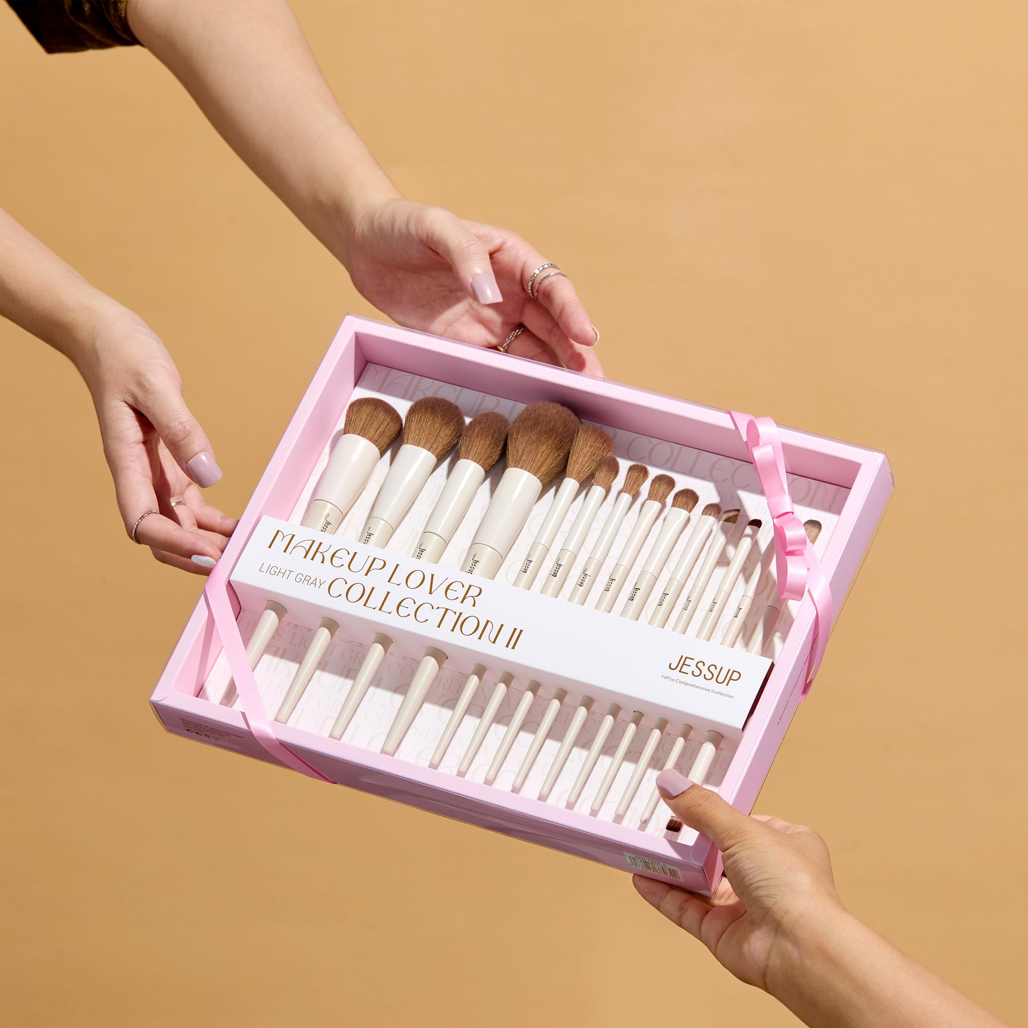 Jessup gift box packaging keeps brushes organized and ready to gift.
